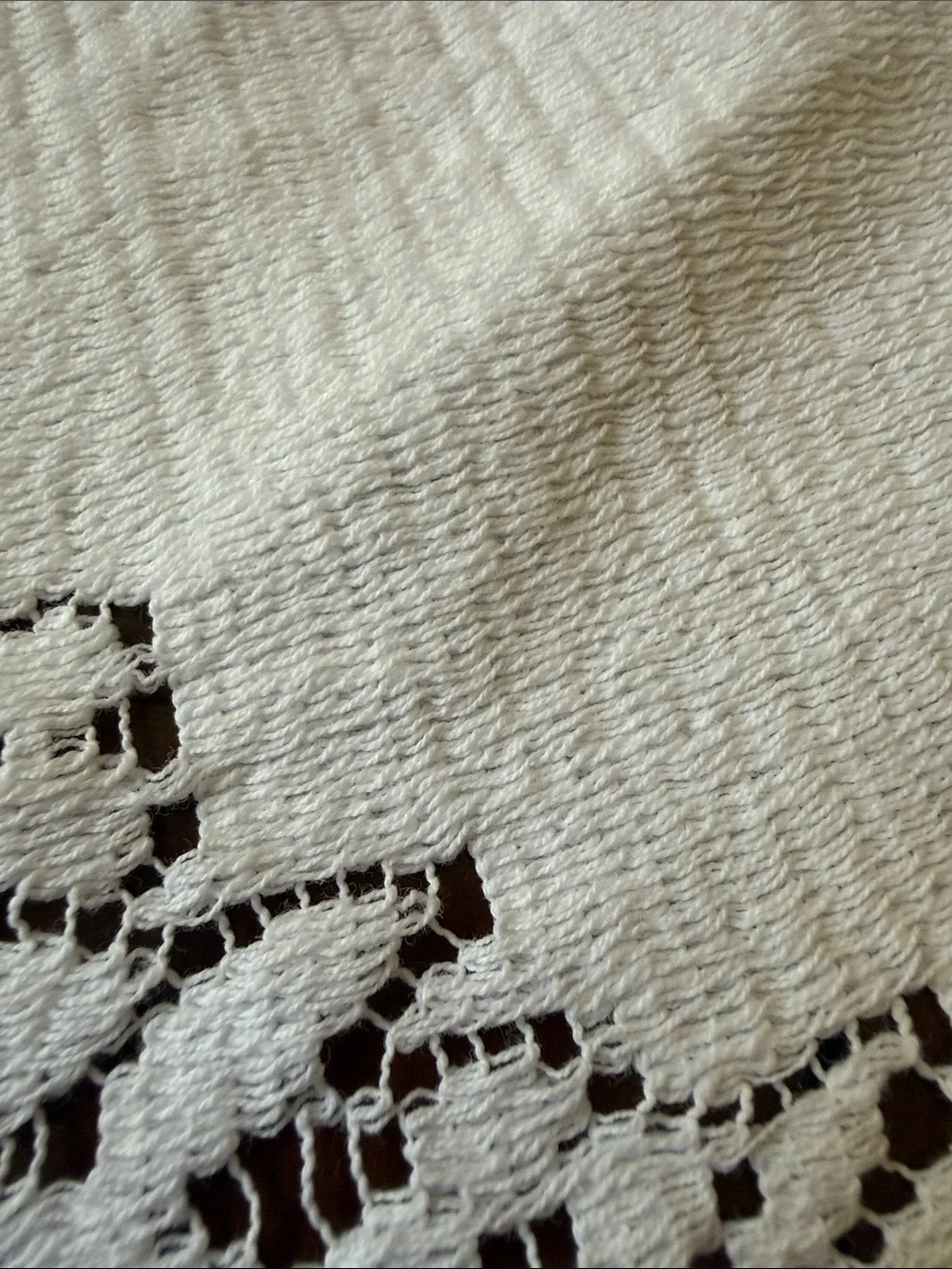 VTG ca 1960’s French White cotton gauze lace Corner dinner Napkins Quaker style
